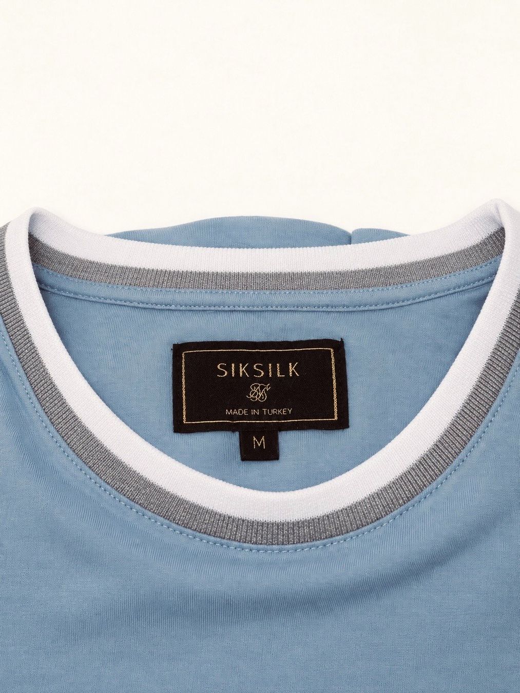 Siksilk T-shirt: Siksilk T-Shirt – Usato da Oppligen venduto da DUKE_390 2