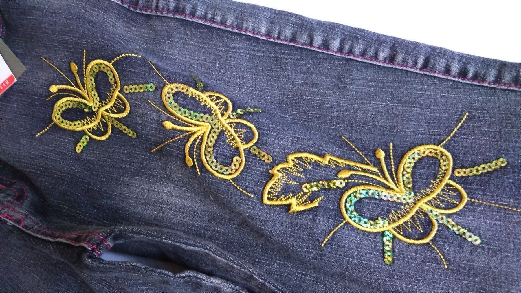 Jeans: Jeans mit Pailletten Gr. 158 – Nuovo e nell'imballaggio originale da Chezard St-Martin venduto da Loucail 2