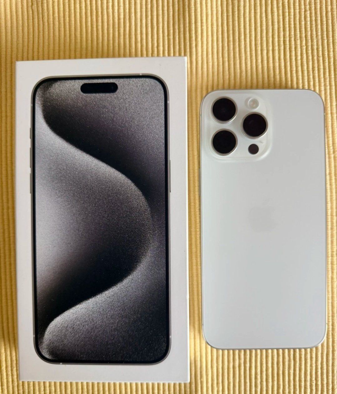 Apple Telefoni cellulari / Smartphones: iPhone 15 Pro Max (256GB) Akku 92% – Usato da Luzern venduto da Waince786