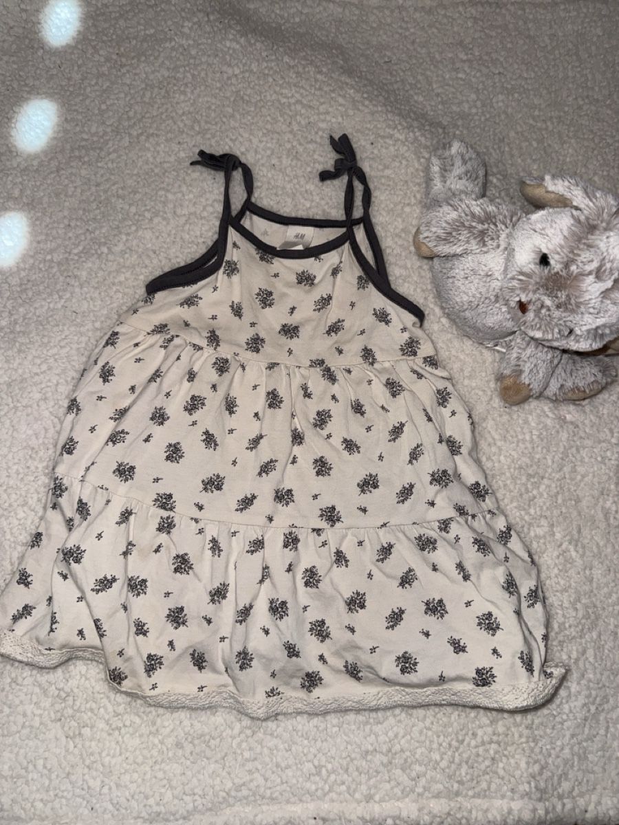 H&M Lotti & Set di vestiti: Sommerkleid Blumenmuster Gr. 86 – Usato da Horgen venduto da AA.AW55