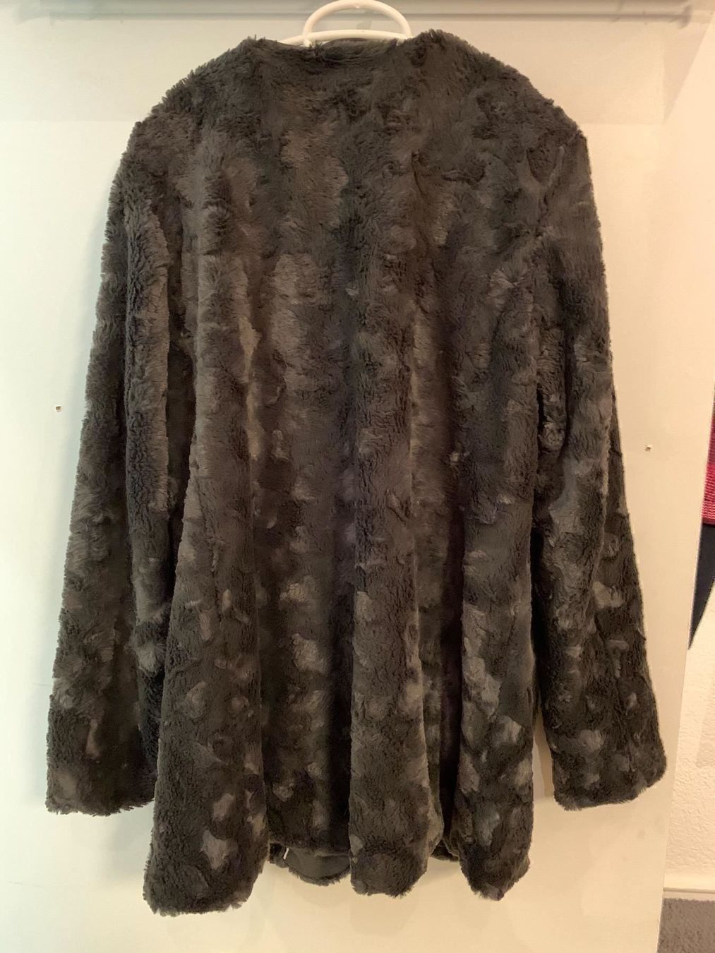 Mäntel: Fake Fur Mantel Comma Gr. M / L – Gebraucht aus Fislisbach von KolibriSecondhand 4