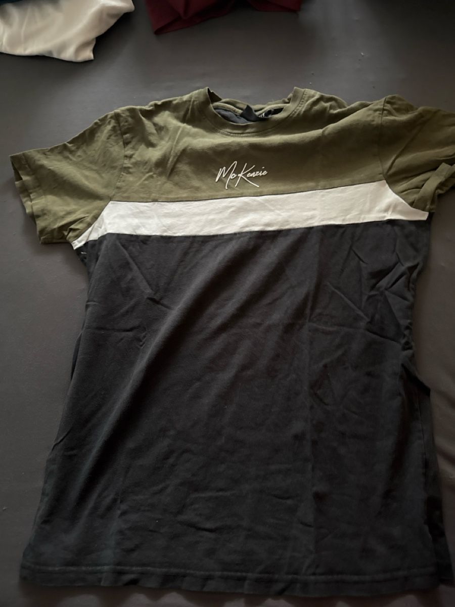 T-shirt: tshirt – Usato da Rudolfstetten venduto da sea_5pw7