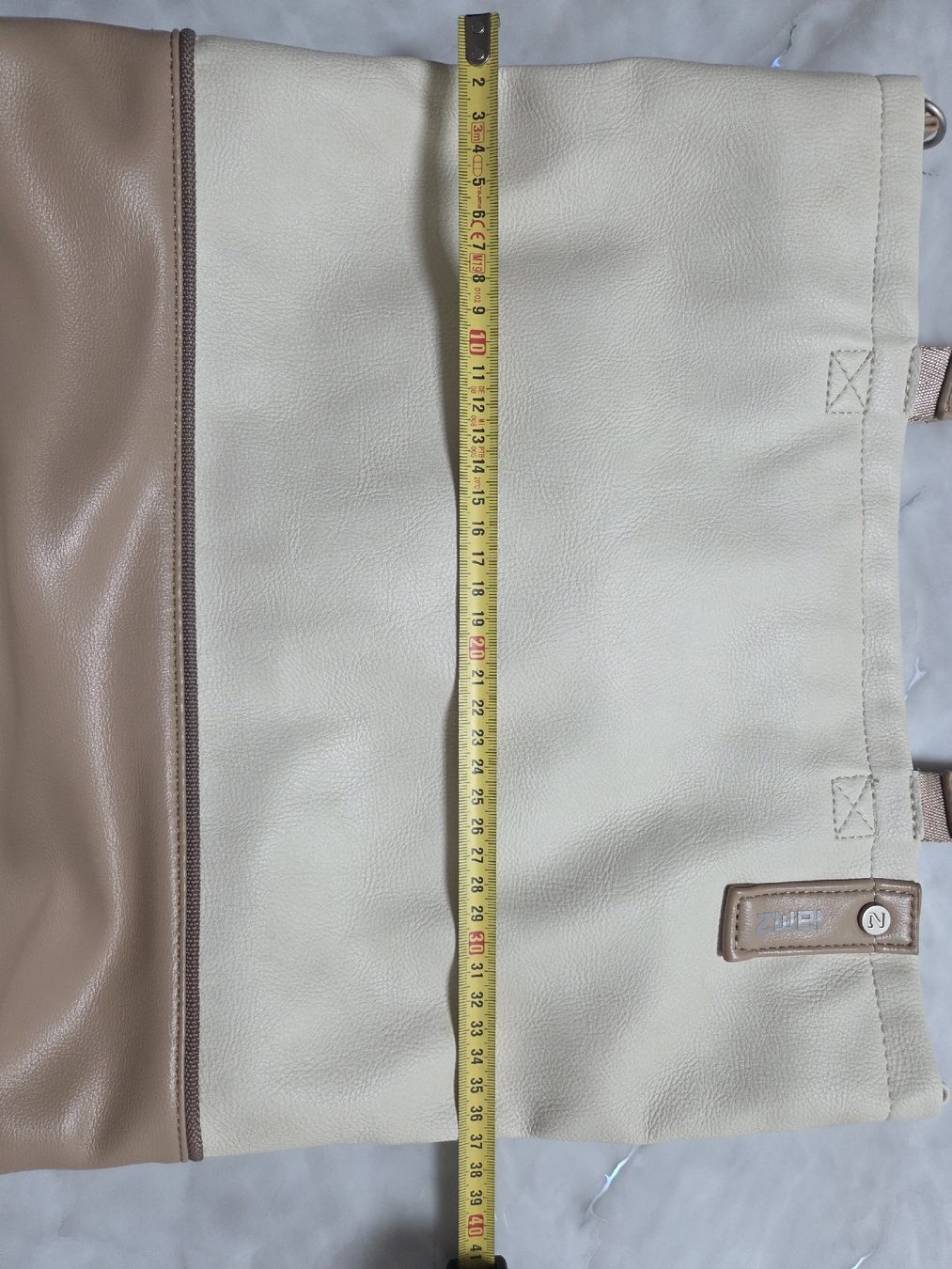 Borse da donna: Zwei Handtasche – Usato da Embrach venduto da Musti20 5
