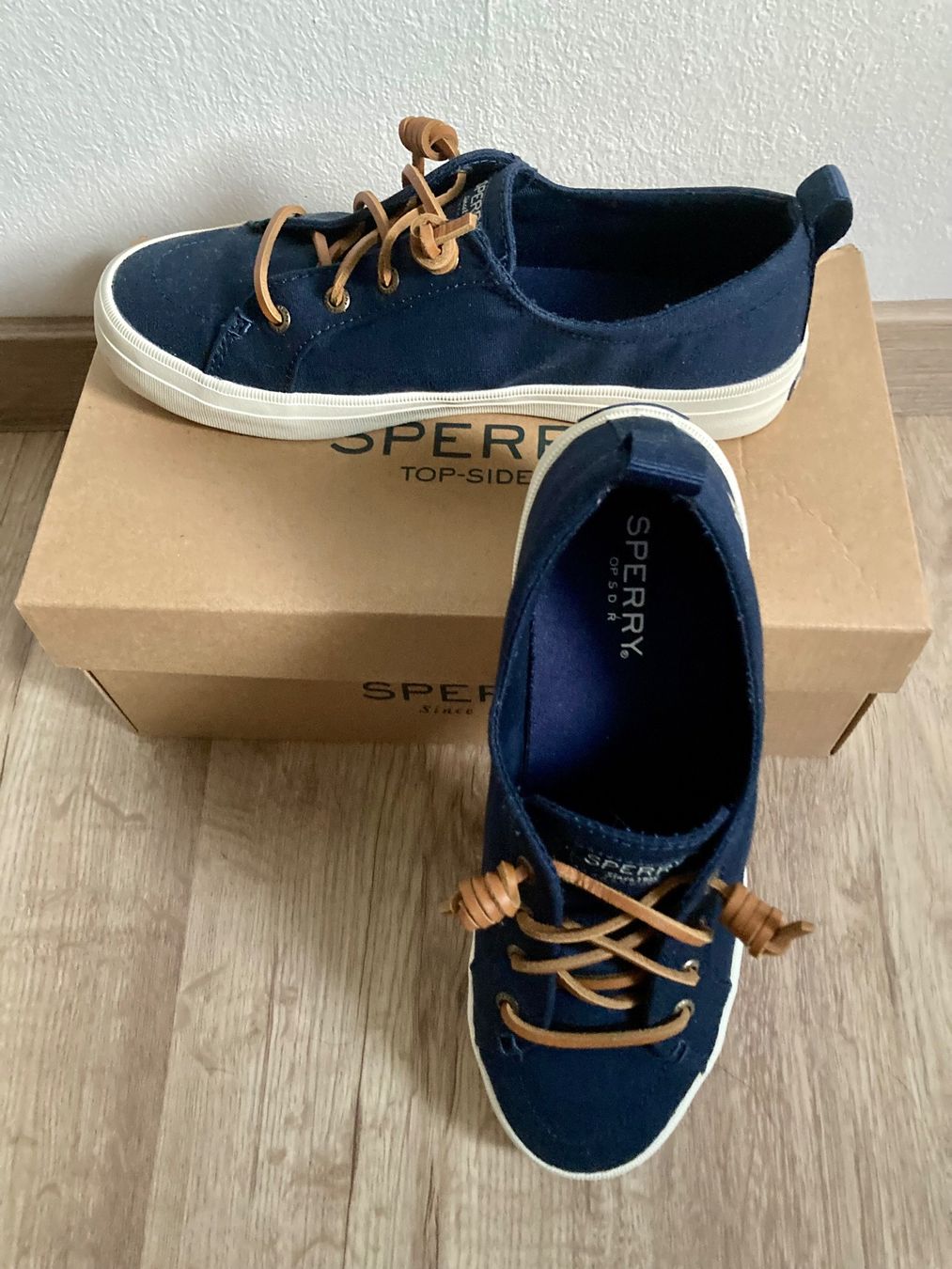Scarpe da donna: Sperry Women's Crest Vibe Core Sneaker – Nuovo (secondo la descrizione) da Wildhaus venduto da cayo 3