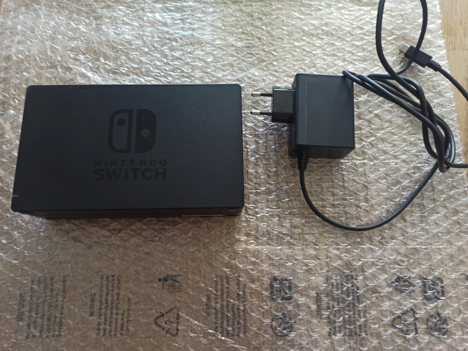 Dockingstation: Original Nintendo Switch TV-Dockingstation + Netzteil NSW – Gebraucht aus Oberweningen von mar_87mx