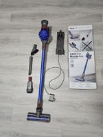 Aspirapolvere Dyson V7 con accessori