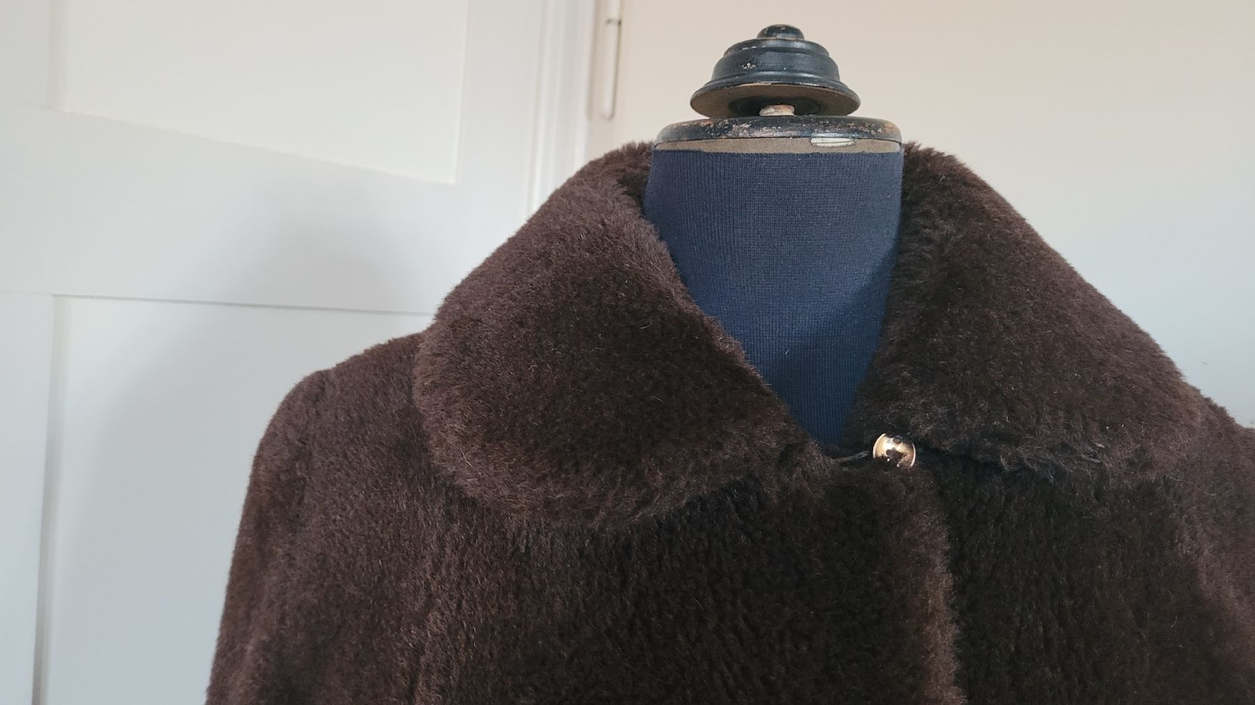 Peter Hahn Cappotti: Lamahaar Mantel Gr.36 Braun – Usato da Winterthur venduto da Wohnhaus 2