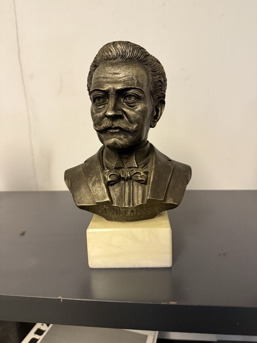 Sculptures & Statues: Skulptur von Strauss  – D'occasion à Burgdorf par kla_r5tf