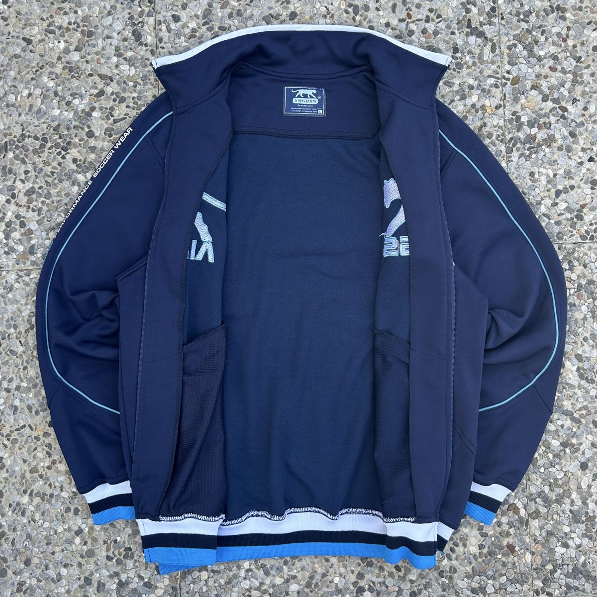 Giacche: Vintage Airness blue embroiedered jacket – Usato da brent venduto da fukusapes 3