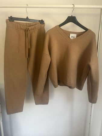 Leisure Set – Sweater and Trousers, 100% Wool, Size M/L