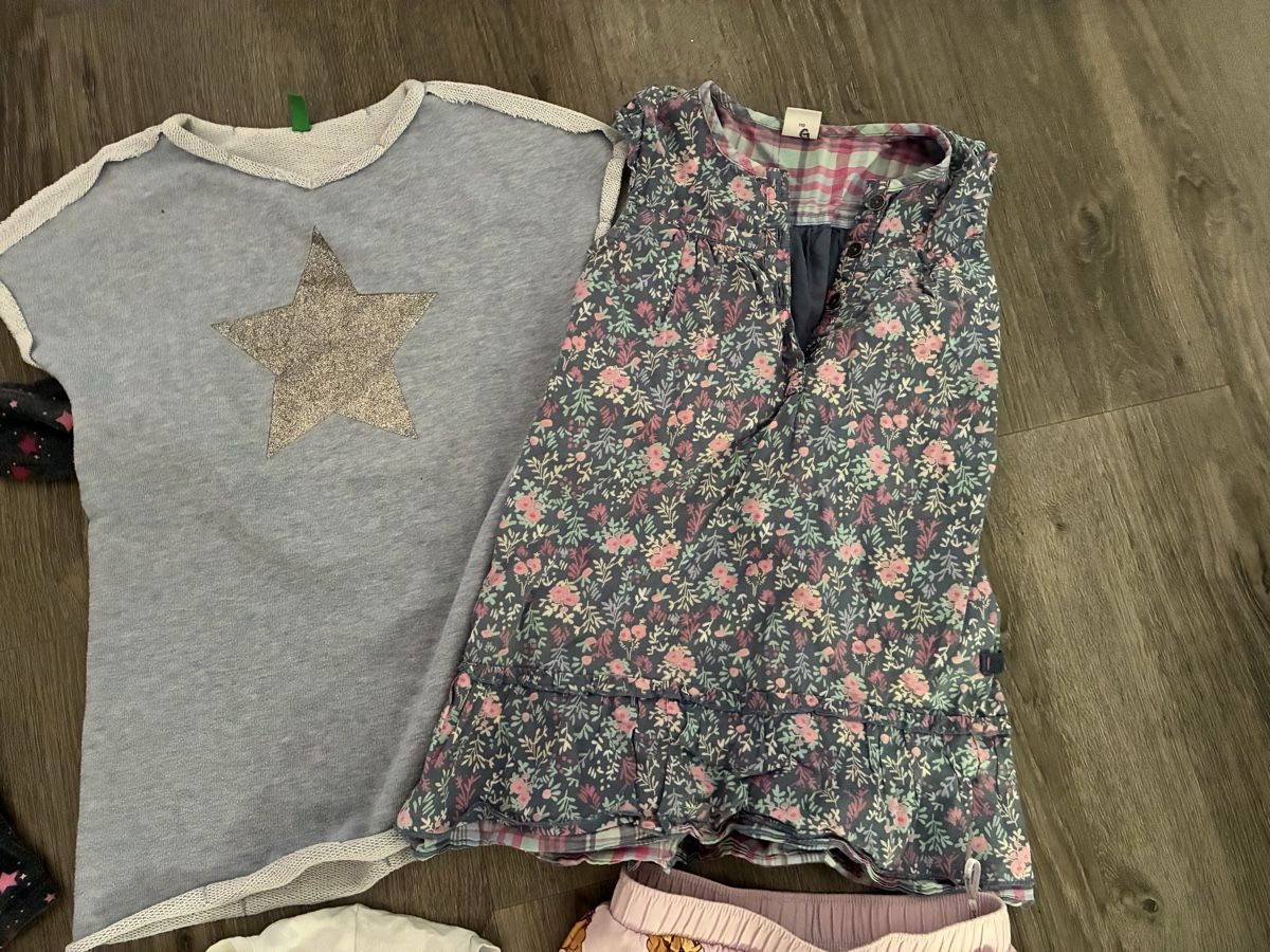 Lotti & Set di vestiti: Kleiderpaket Mädchen Grösse 110 – Usato da Muhen venduto da Sally203 1