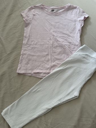 Ensemble rose et blanc - parfait pour l'été! Taille 110/116