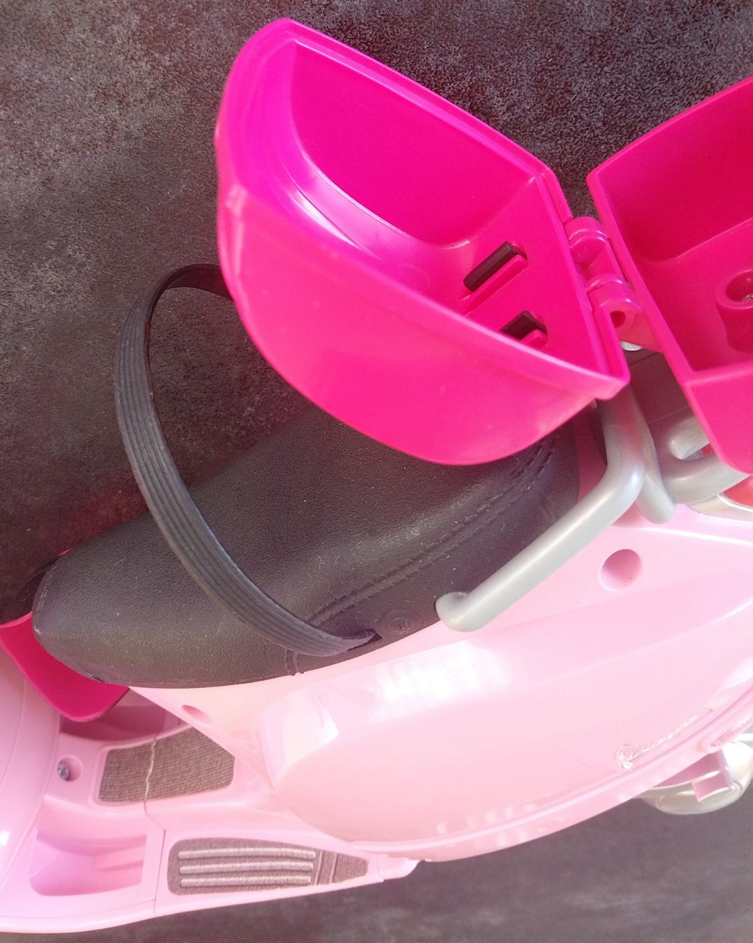 Puppen: Mattel Barbie Roller Vespa pink – Gebraucht aus Wohlen AG von salamanderspielwaren 5