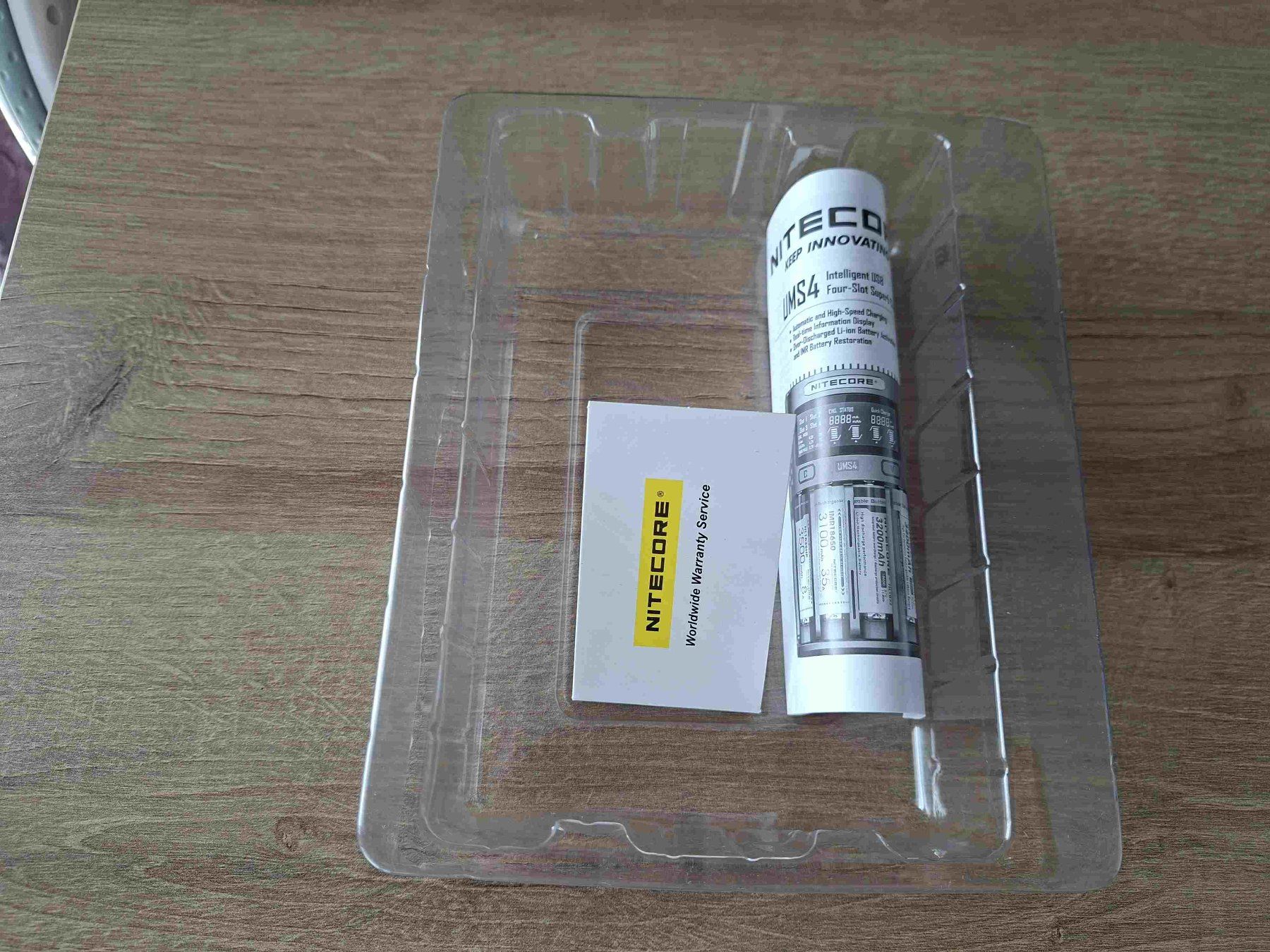 NiteCore Accus & piles: Nitecore UMS4 & XTAR VP1 Ladegerät – D'occasion à Wichtrach par Guru22 2