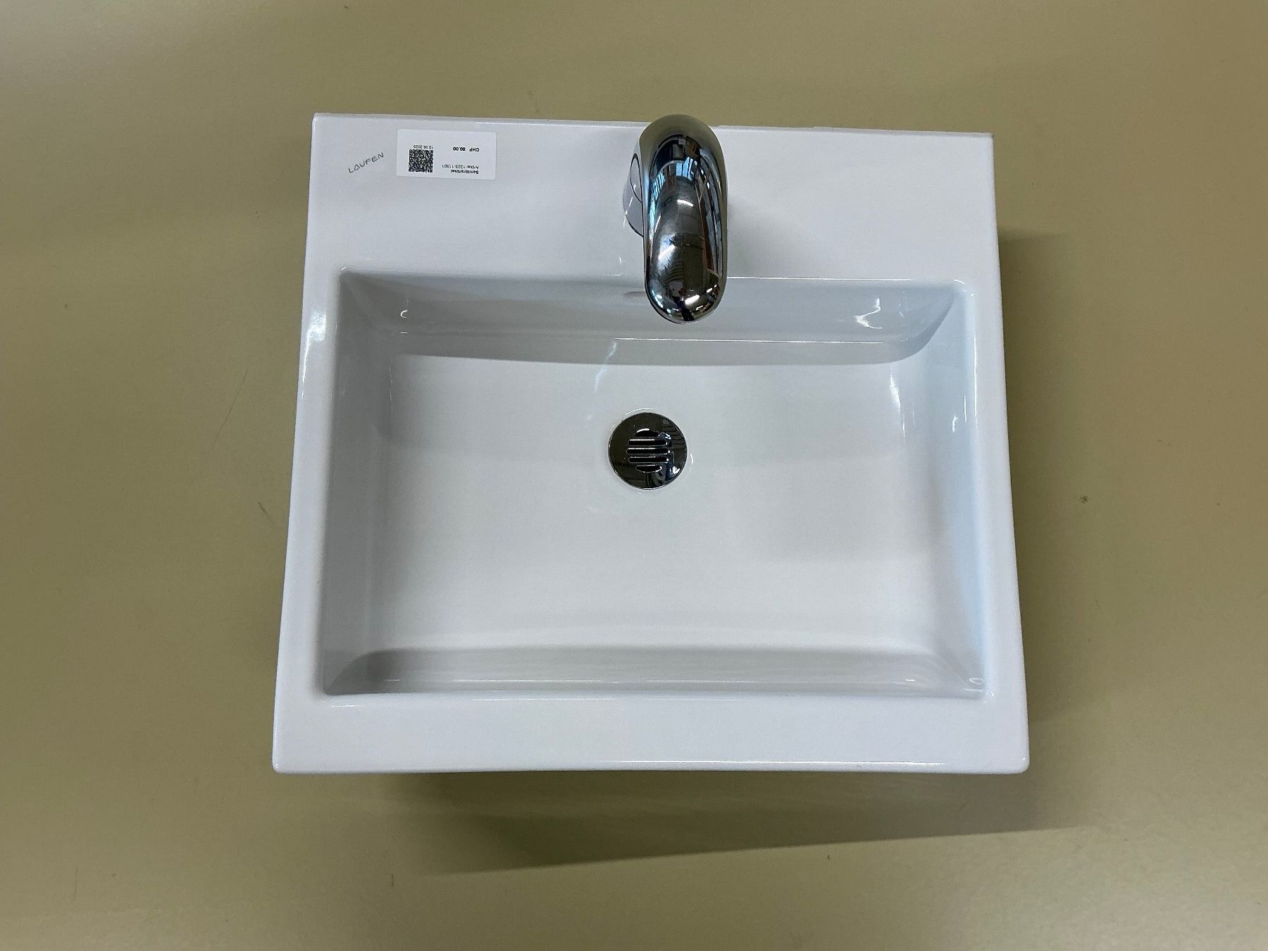 Laufen Lavabi & lavandini: Quadratisches Lavabo – Usato da Zug venduto da Bauteile-Zug