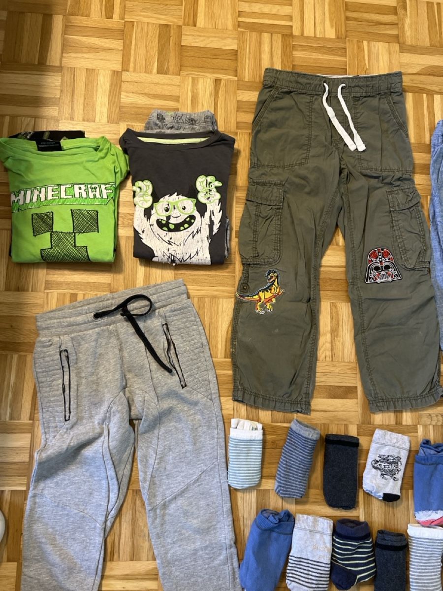 Lotti & Set di vestiti: Jungen Kleiderpaket, Gr. 122/128 – Usato da Zuchwil venduto da Commander0 4