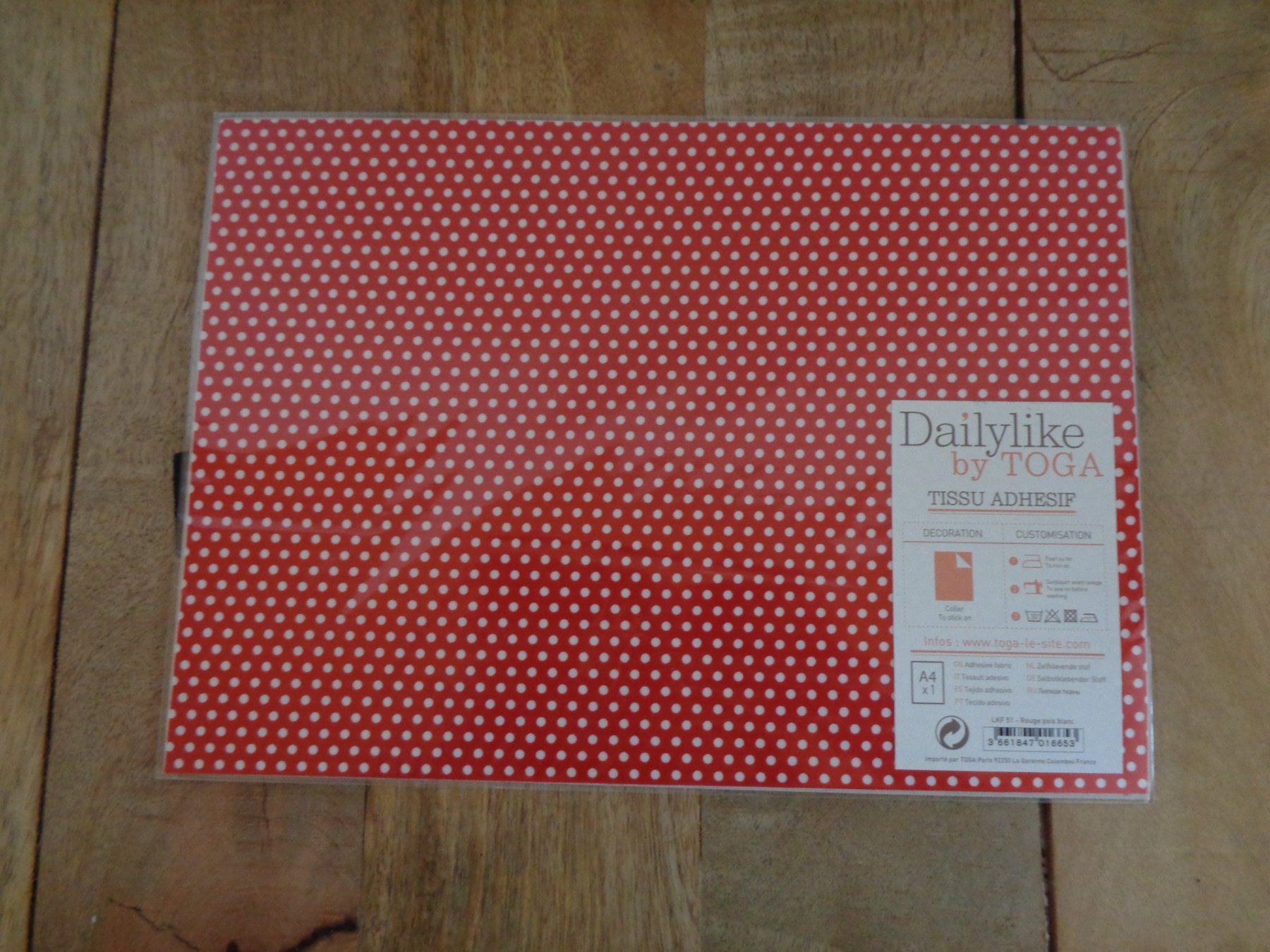 Tessuti: NEUER A4 Selbtsklebe-Stoff rot-weiss Polka dot - 809050 – Nuovo e nell'imballaggio originale da Küssnacht am Rigi venduto da Dot.Your.Life