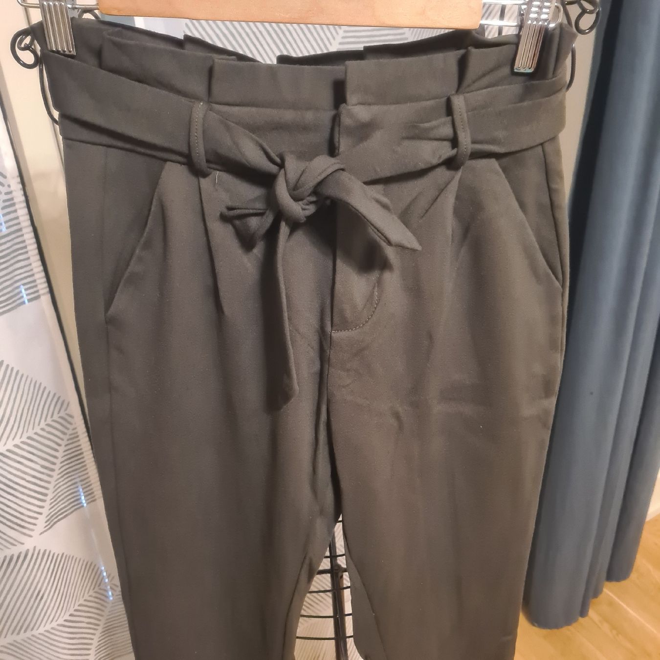 Vero Moda Pantaloni: hose von Vero moda gr XS – Nuovo (secondo la descrizione) da zürich venduto da janjaz 1