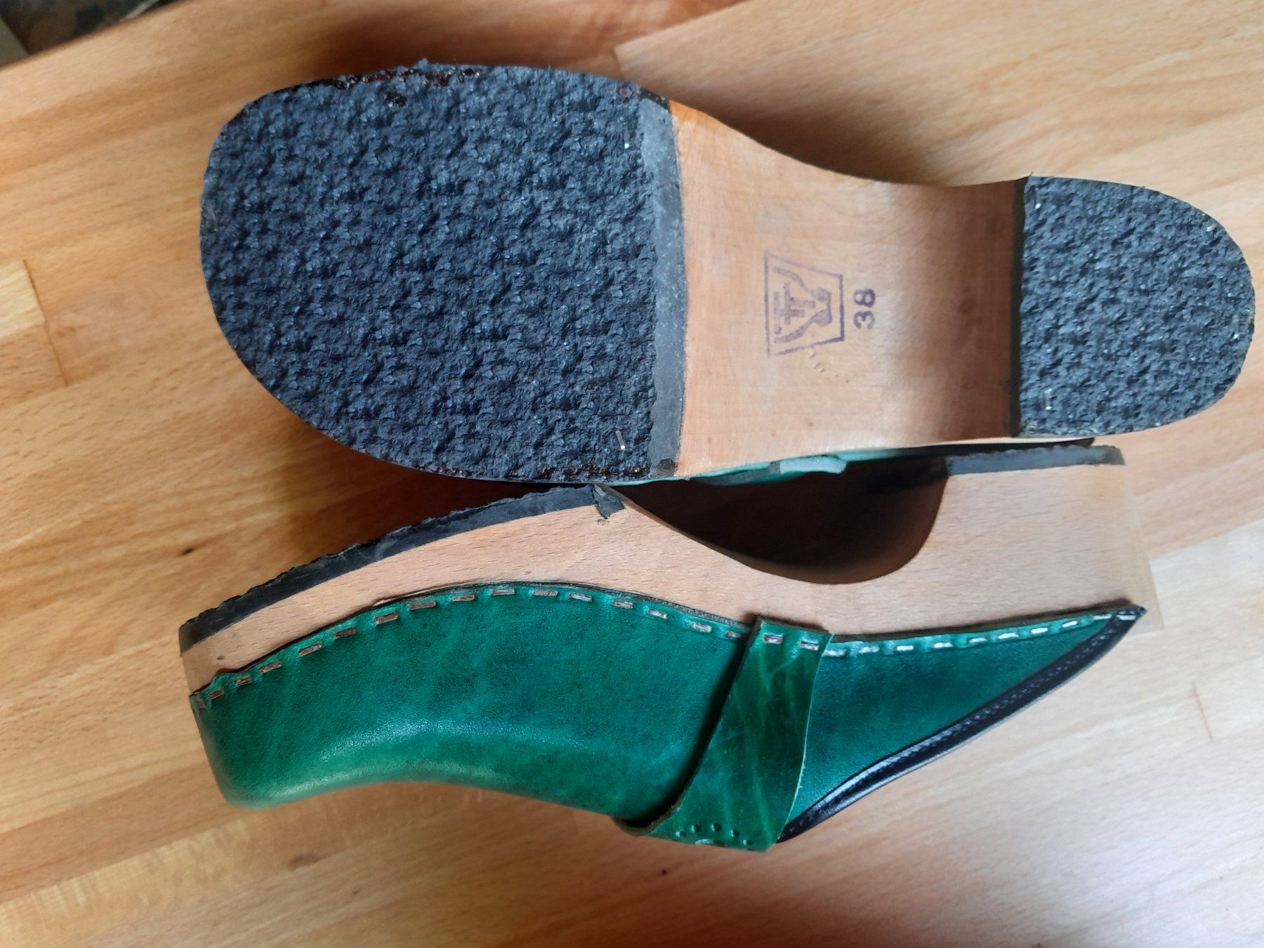 Scarpe da donna: Holzschuhe Zoggeli – Usato da mümliswil venduto da muemellian 2