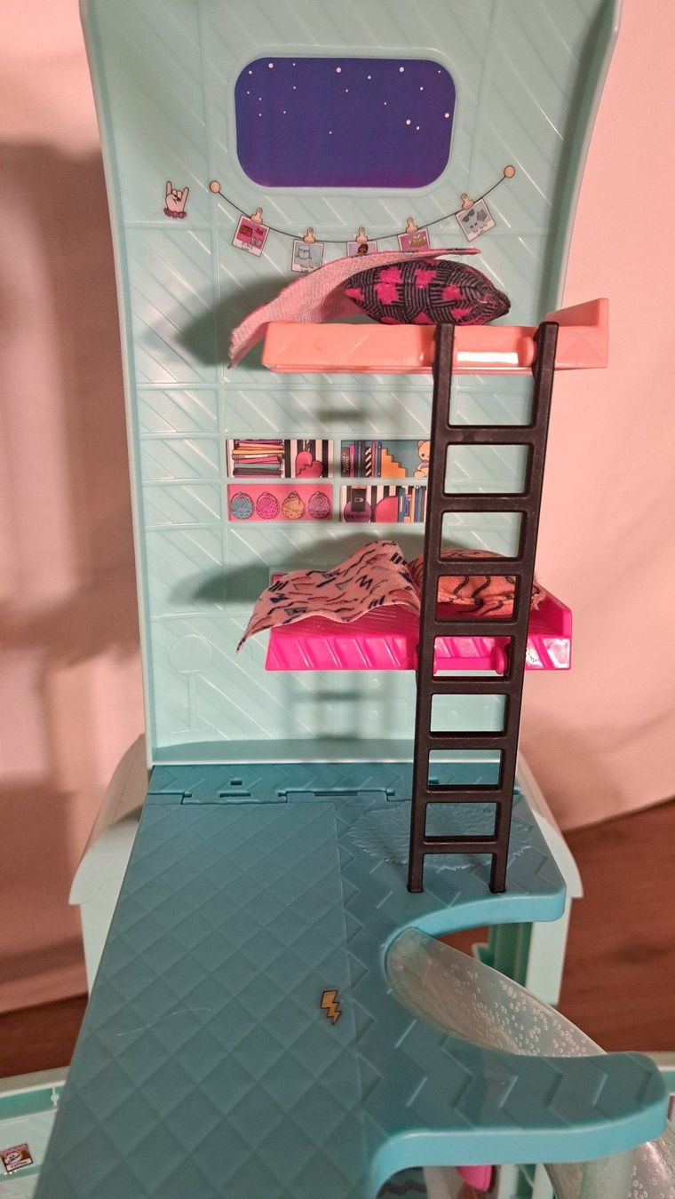 Spielzeuge: LOL Surprise Bus mit Figuren Set 2 – Gebraucht aus Romanshorn von H_meyer 7