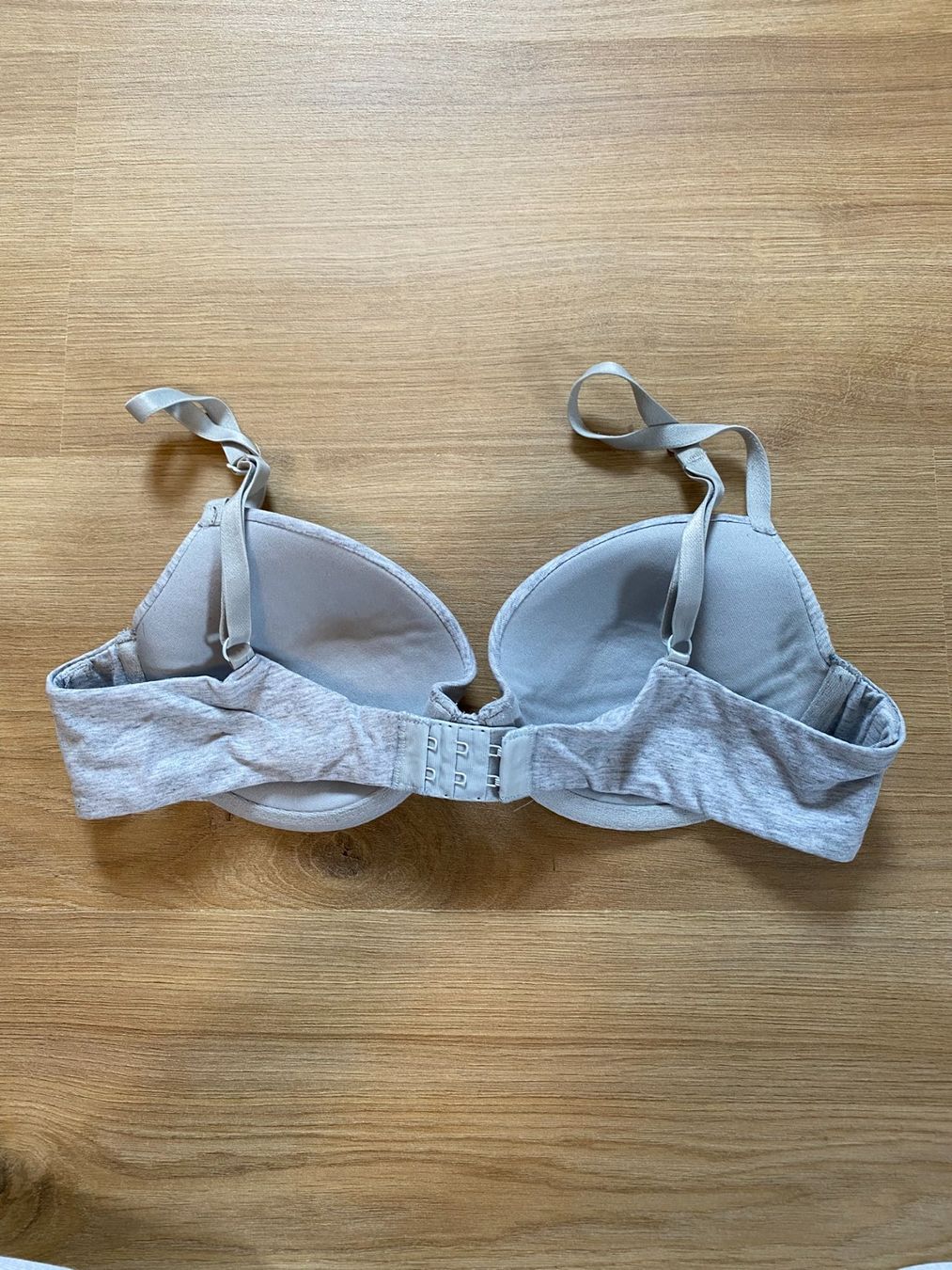 Altra biancheria intima: Soutien-gorge avec armature gris – Usato da Delémont venduto da elena_neuhaus 1
