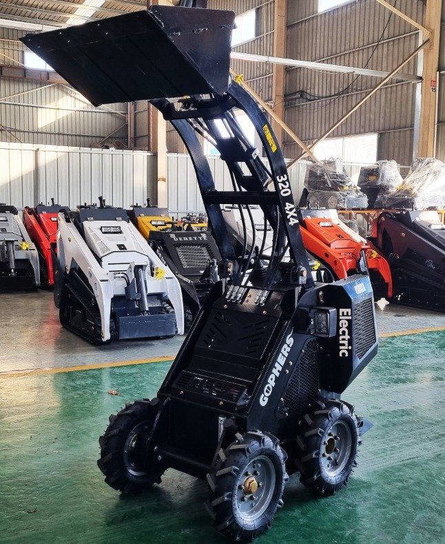Tutte le macchine: Elektro Kompaktlader 4x4 oder Raupe 3000-6000 Ladezyklen – Nuovo e nell'imballaggio originale da Kaltbrunn venduto da Lasko77 3