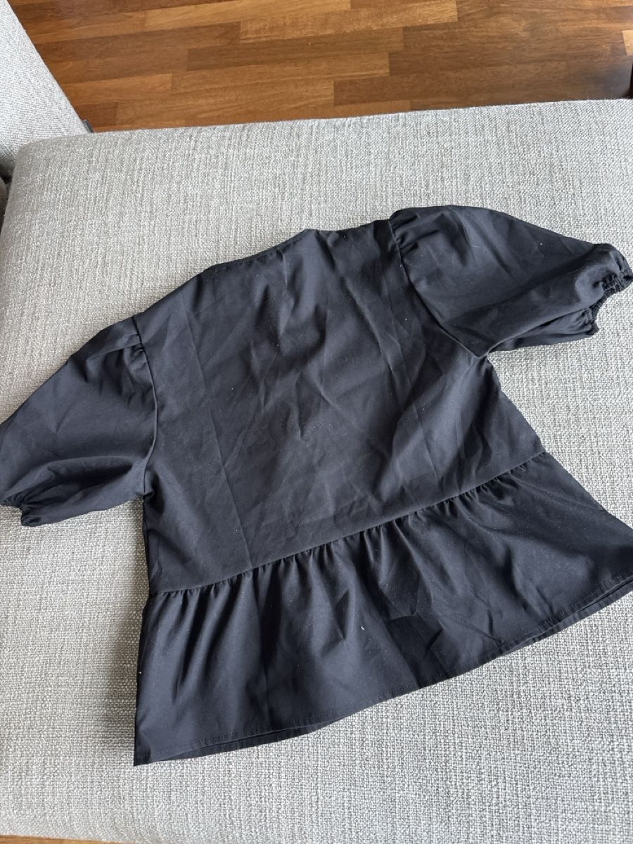 Camicette: Black Tie Front Blouse Puff Sleeve Size S Polyester – Usato da Stäfa venduto da 6senses 4