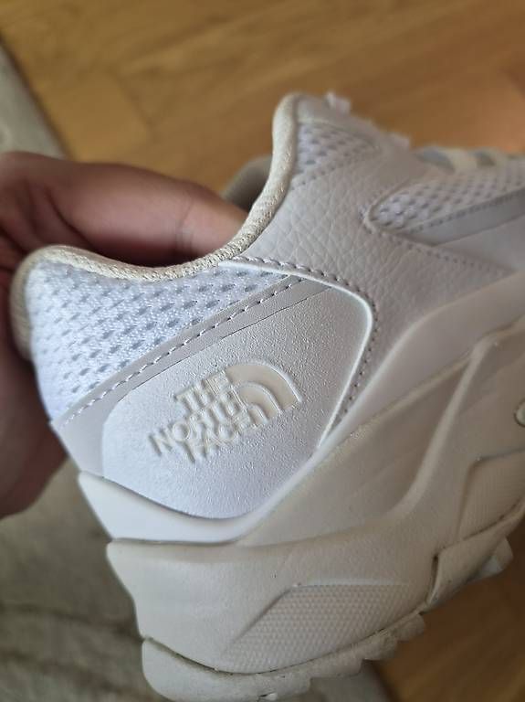 Scarpe da donna: Baskets The North Face blanches – Nuovo e nell'imballaggio originale da Bernex venduto da luanacsoares 2
