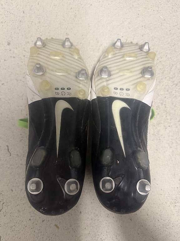 Scarpe da uomo: Stollenschuhe (Gr.43) – Usato da Arbon venduto da kev_rth7 1
