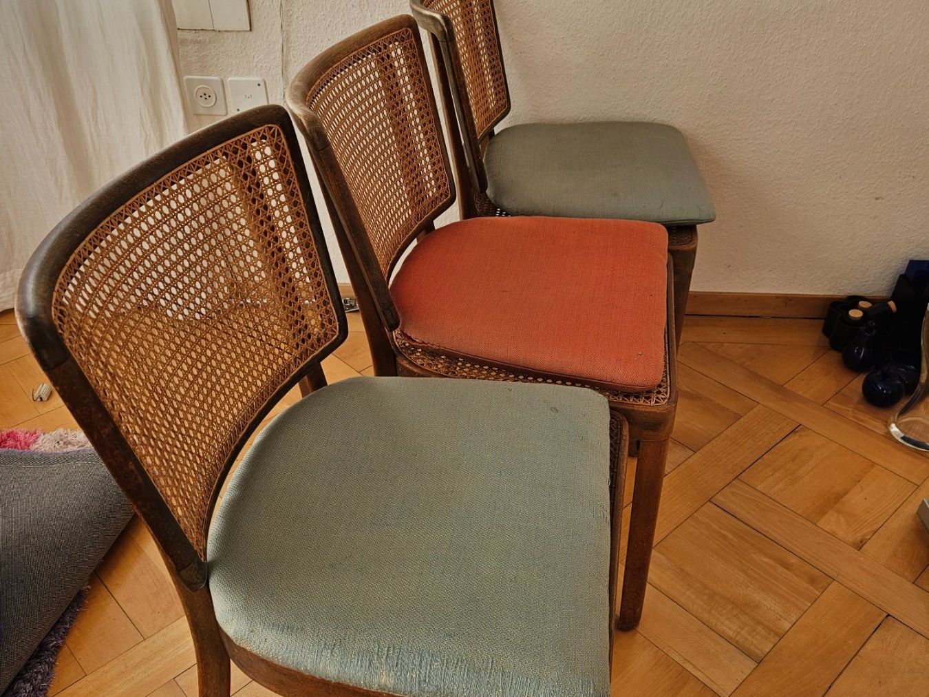 3 Holzstühle mit Wiener Geflecht: M. Haefeli - Horgen Glarus (D ...