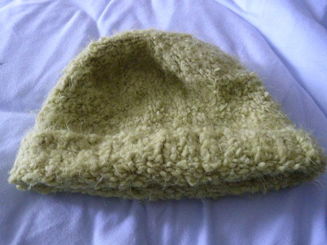 Copricapi, berretti & cappellini: Handgestrickte Mütze, lime – Usato da Nunningen venduto da Fashion-Ave51 1