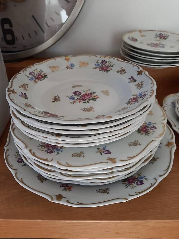Set di piatti: Sehr schönes Reichenbacher Tafelservice – Usato da Rheineck venduto da Solduno60 1