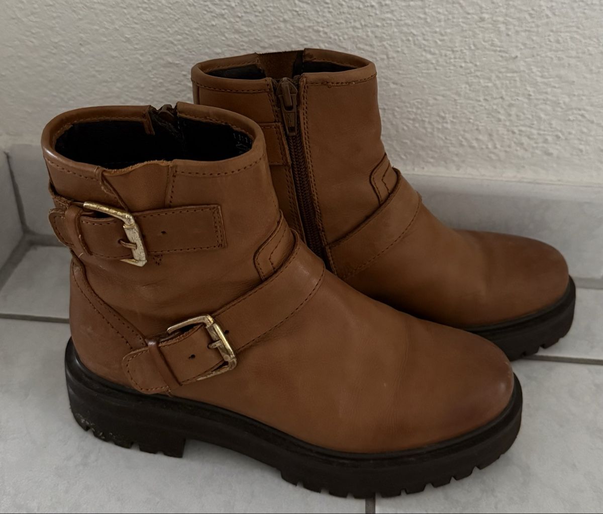 Scarpe da donna: Echtleder Boots 36 – Nuovo (secondo la descrizione) da Luzern venduto da CocoLoco82