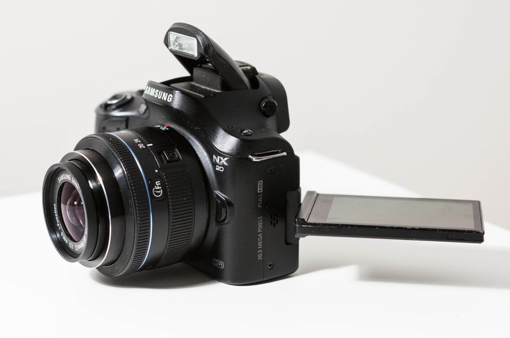 Samsung NX20 Digital Camera + 20-50mm Lens (Gebraucht) in Thörishaus ...