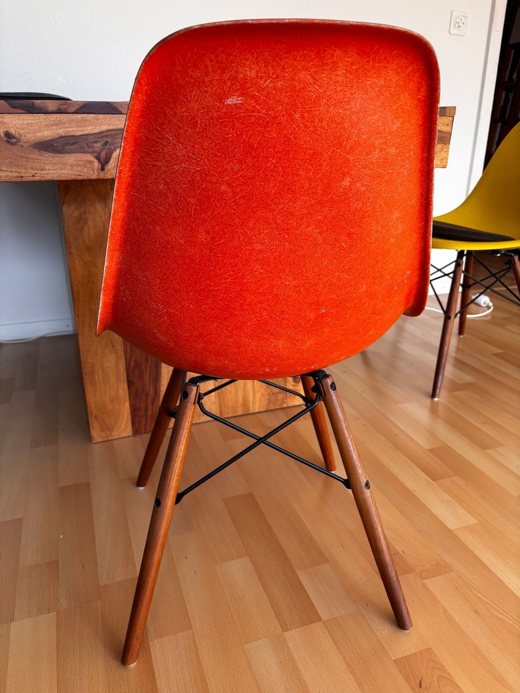 Herman Miller Sedie: eames fiberglas sidechair orange – Usato da Thun venduto da Gogan 1
