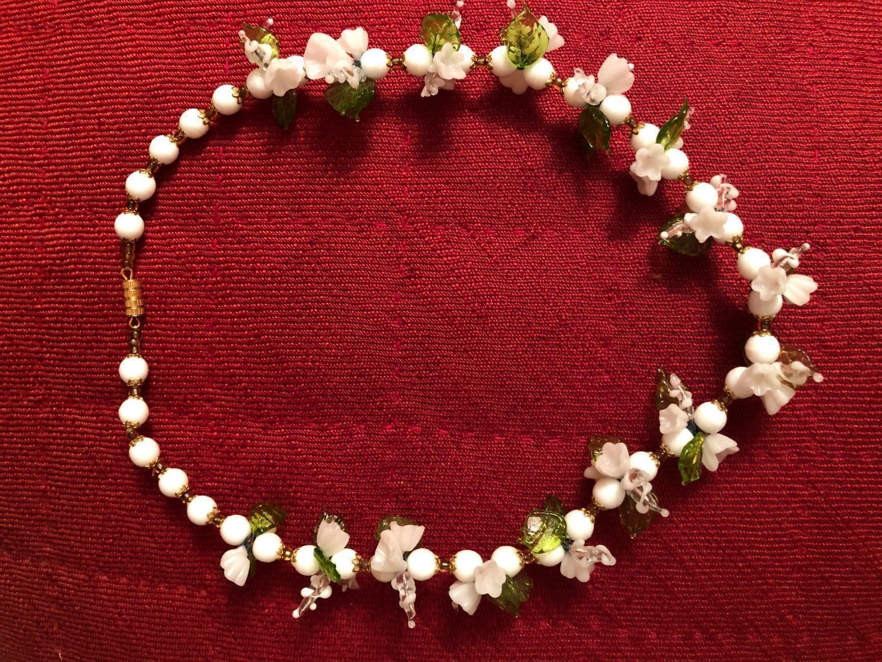 Catenine: GABLONZER GLASBLÜTENCOLLIER.Weissfarben. – Usato da Wald ZH venduto da mlnt 4