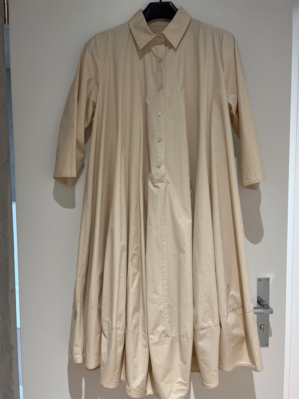 Kleider: Kleid ungetragen, neu, Einheitsgrösse, hellbeige – Neu und originalverpackt aus schaan von Ak9jg8