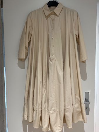 Kleid ungetragen, neu, Einheitsgrösse, hellbeige