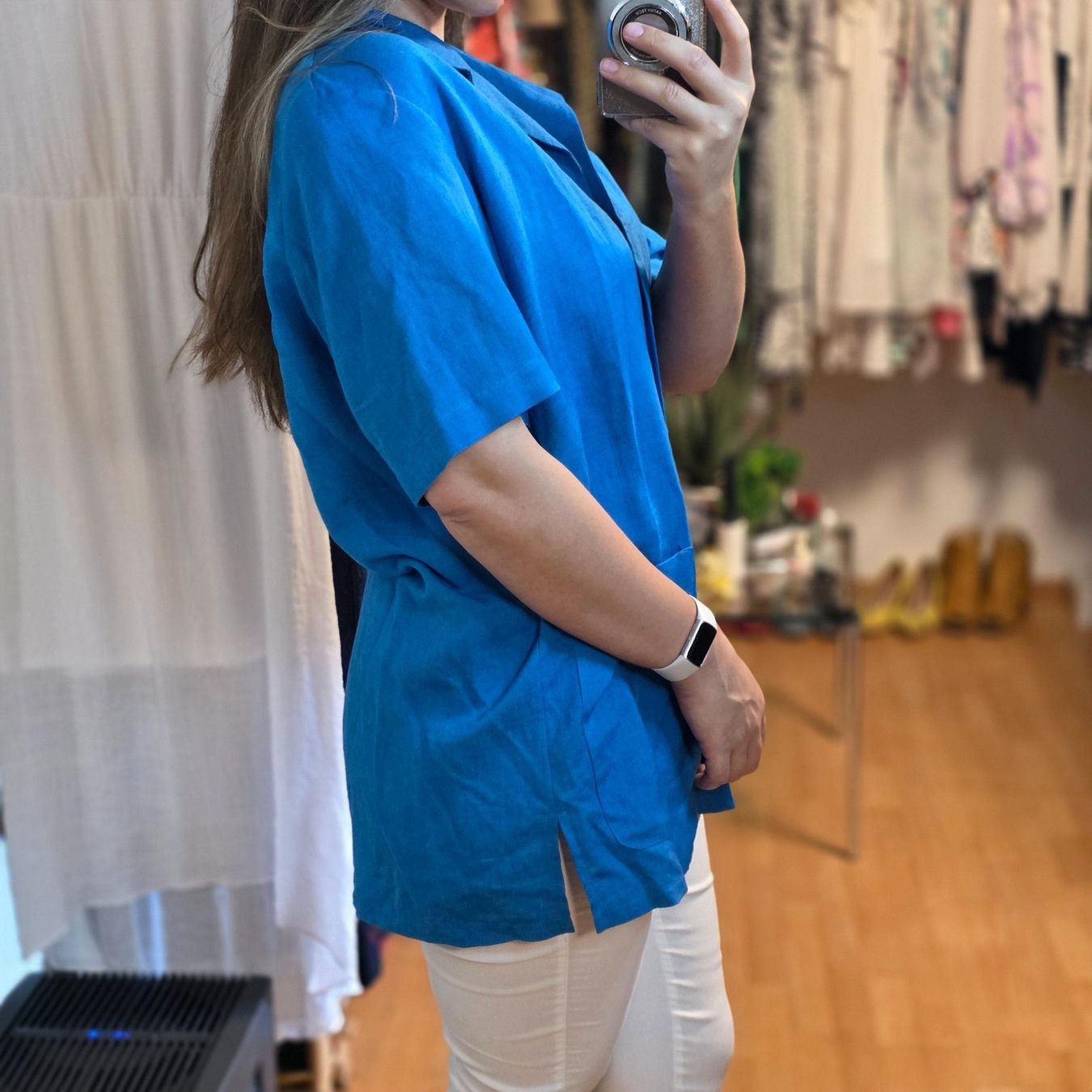 Camicette: Vintage blaue Bluse oversized mit Schulterpolstern – Usato da Wald ZH venduto da CapLux 2