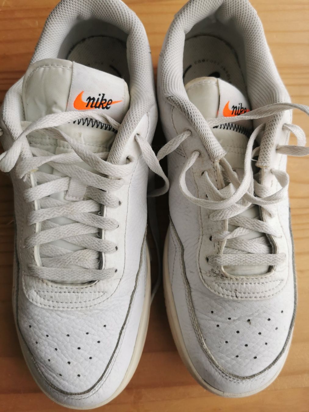 Nike Scarpe da uomo: Nike Turnschuhe Weiss Leder Gr. 42 – Usato da Genève venduto da GVMaam 1