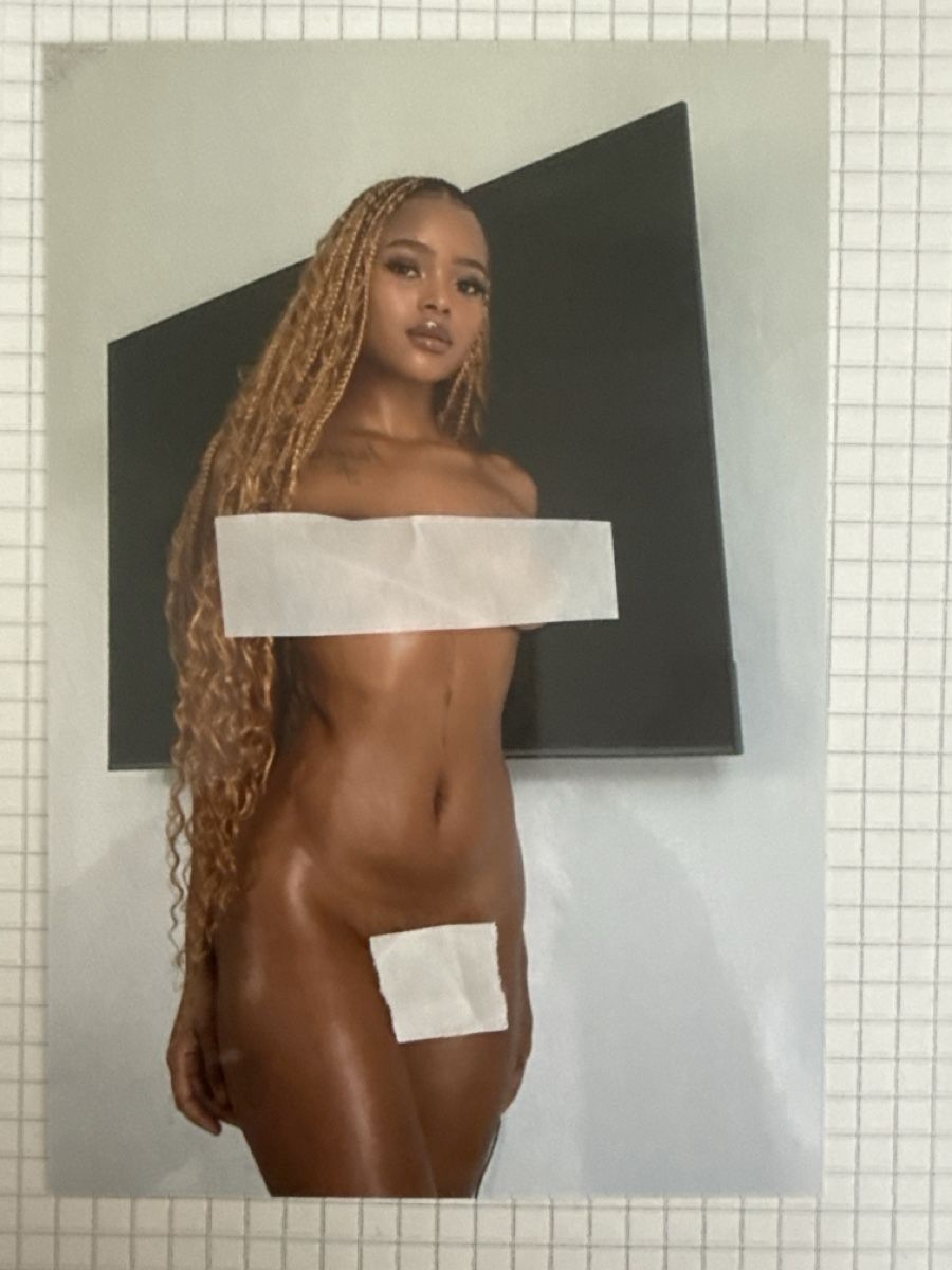 Poster & Bilder: Erotisches Foto  – Neu (gemäss Beschreibung) aus Neukirch (Egnach) von Maxi2009