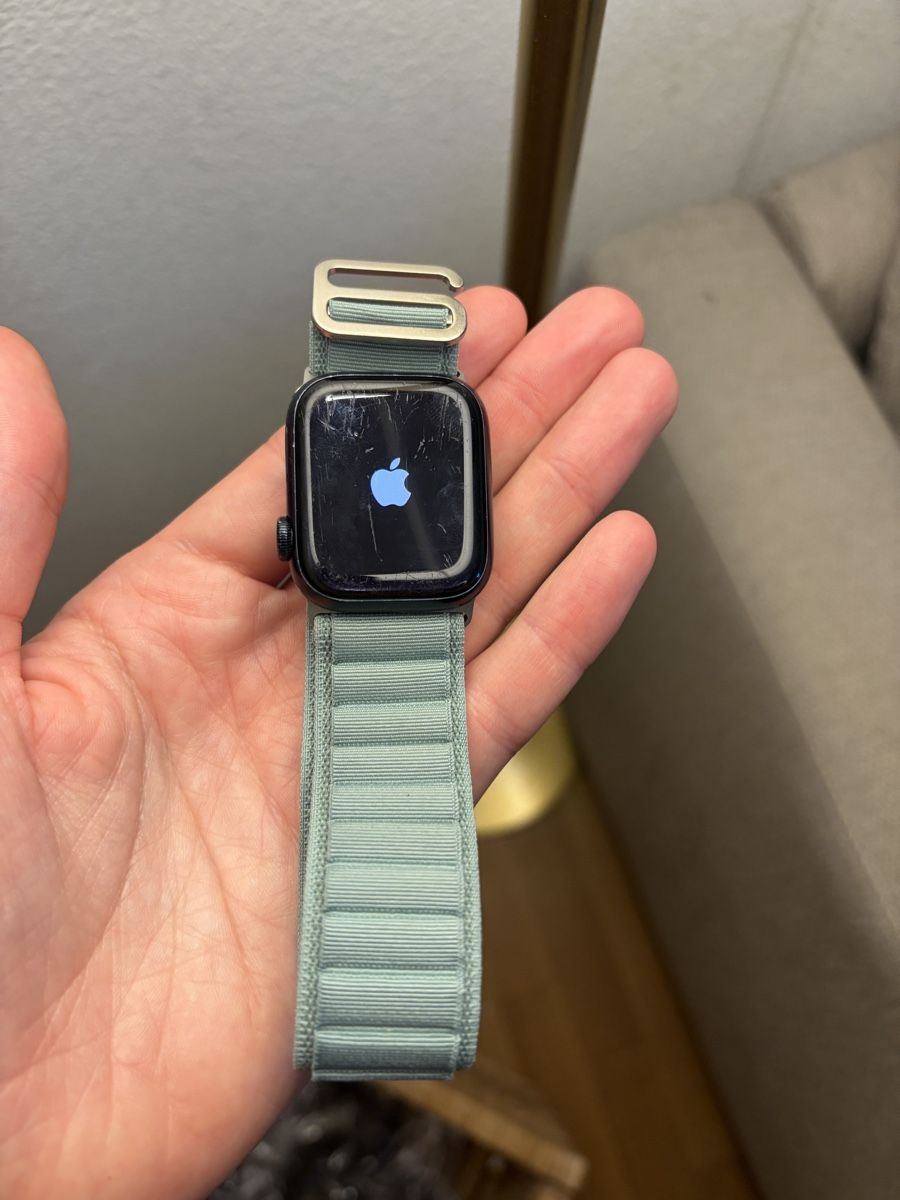 Apple Smartwatch: Apple Watch Series 8 41mm – Usato da Zürich venduto da von_sj9s 7