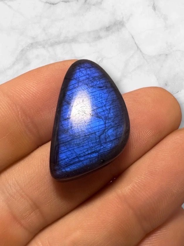 Minerali & Pietre curative: Labradorit Cabochon wunderschön in dunklem Blau, 30ct – Nuovo e nell'imballaggio originale da Männedorf venduto da cab_cb8m