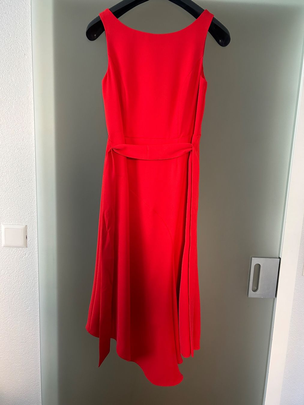 Kleider: Magnifique robe rouge taille 36 – Gebraucht aus Pully von nisola