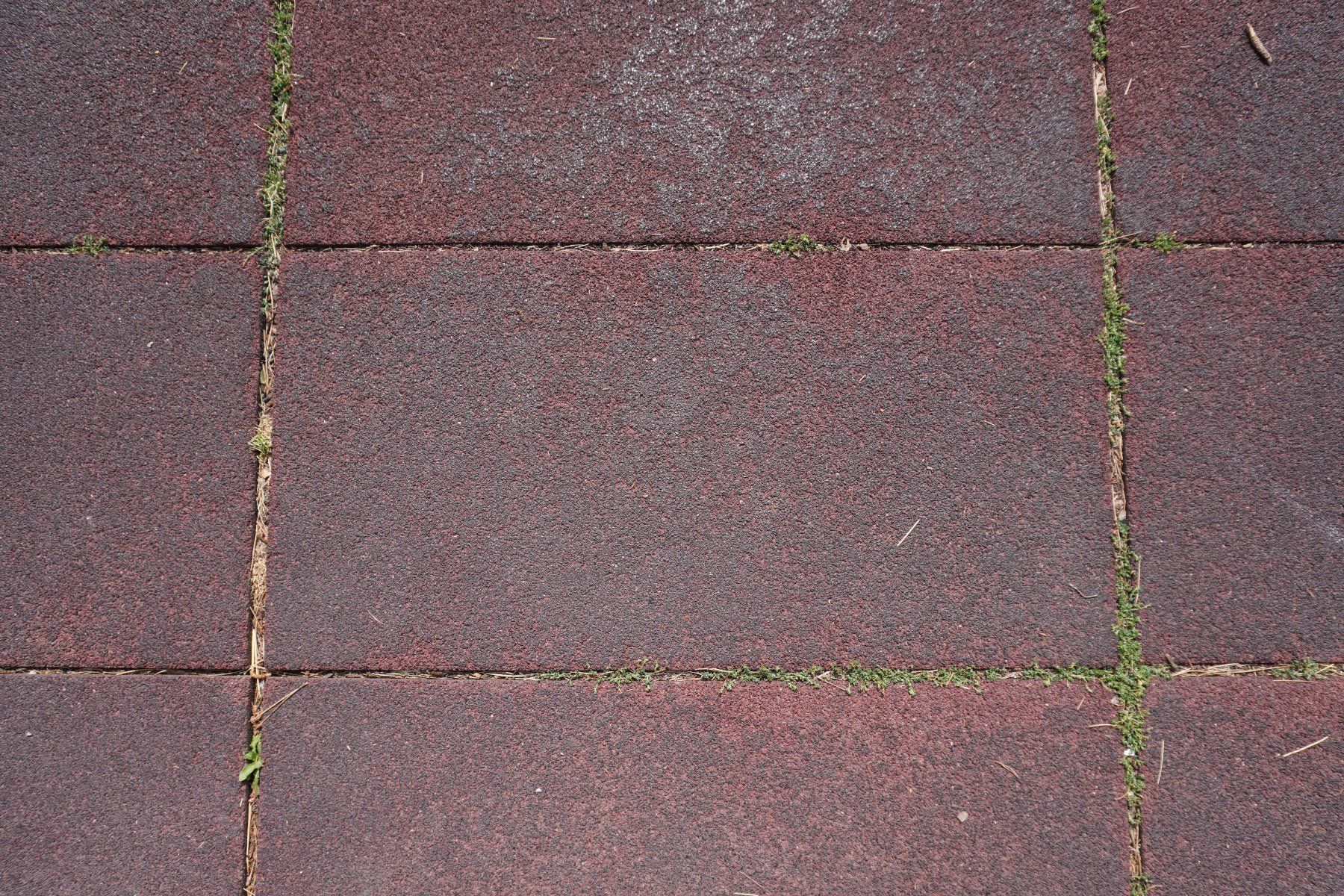 Rivestimenti per pavimenti: Fallschutzmatten rot – Usato da Zürich venduto da reMaterial 1