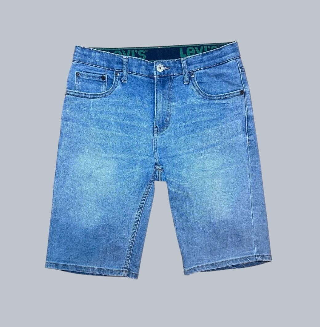 Jeans: Short en jean Levi’s bleu – Gebraucht aus Genève von naako131