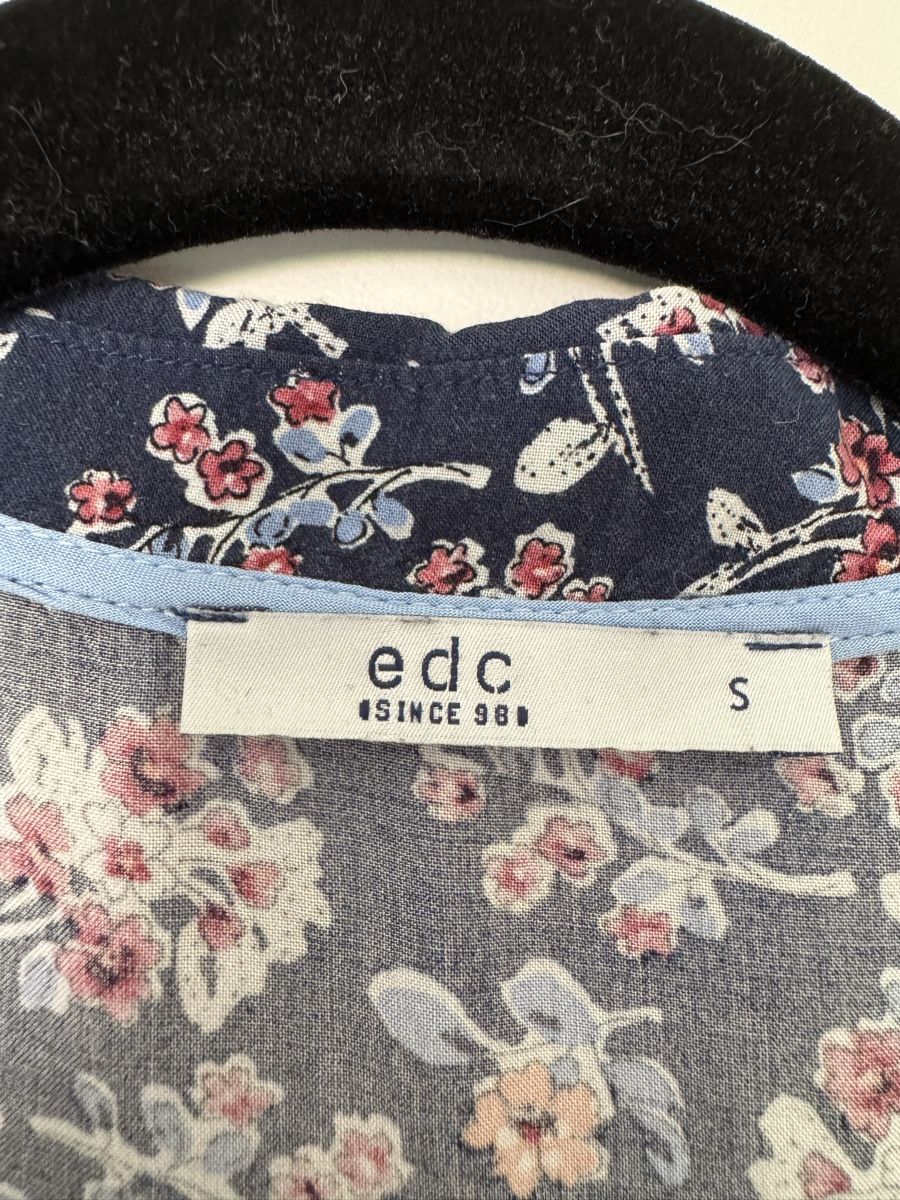 Esprit Chemisiers: EDC Bluse mit Blumenmuster, Grösse S, ab 1.-! – D'occasion à St. Gallen par kara_24 4