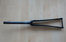 Gabel Carbon Tapered Bahn 1 1/4 zu 1 1/8 461g Neu