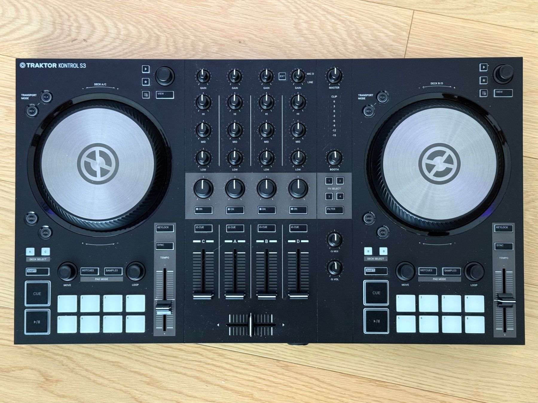 Traktor Console di mixaggio: Native Instruments Traktor Kontrol S3 DJ Controller – Usato da Zürich venduto da KokoCollie