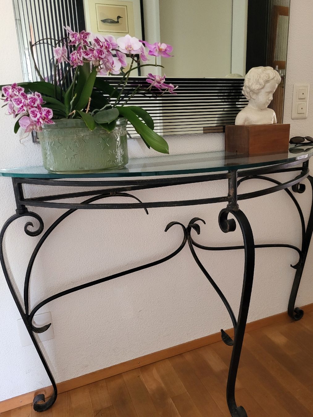 Tische: Designertisch,  Metallgestell und Glasplatte – Gebraucht aus Zürich von Lizi7